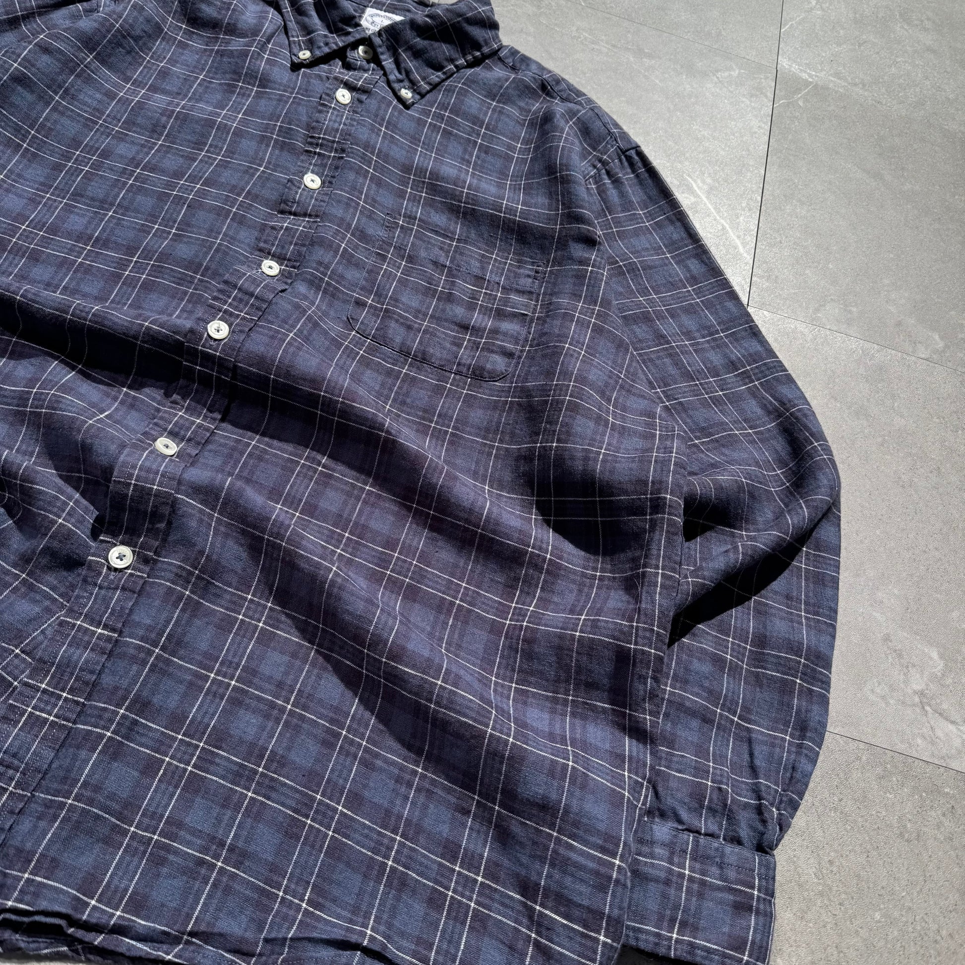 00s Brooks Brothers “Regent Fit” 100% Linen Checkered Button Down Shirt KiiChain Clothing