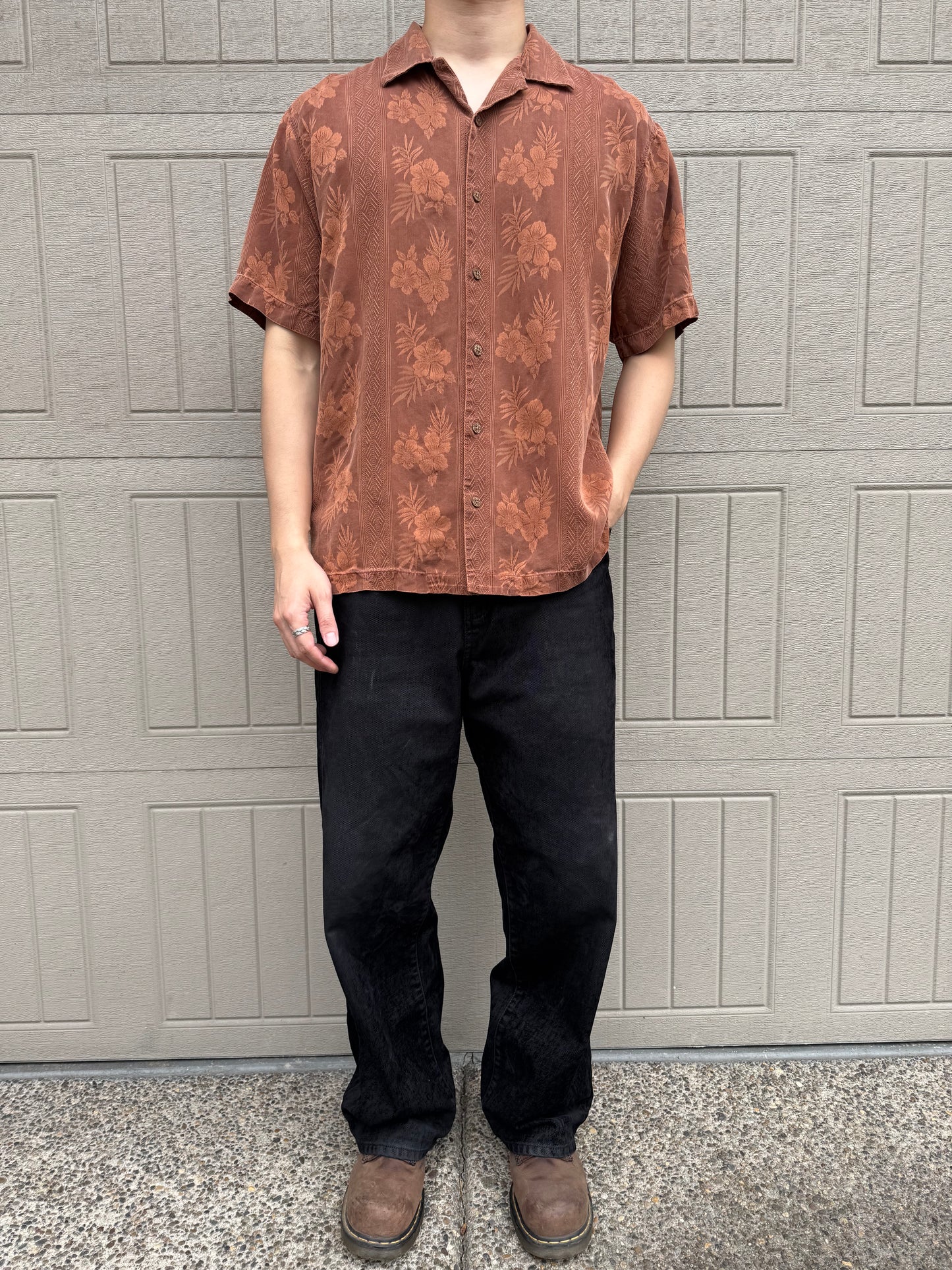 00s~ Tommy Bahama Brown Hibiscus 100% Silk Open Collar Shirt