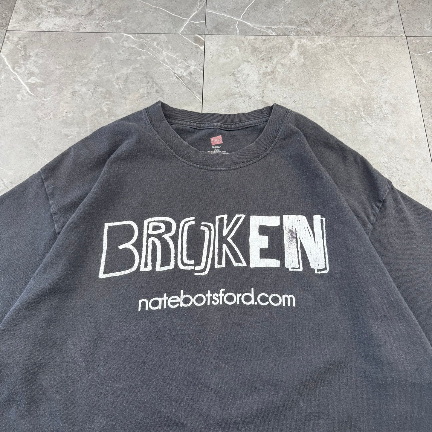 00s Hanes Broken Black Graphic T-Shirt