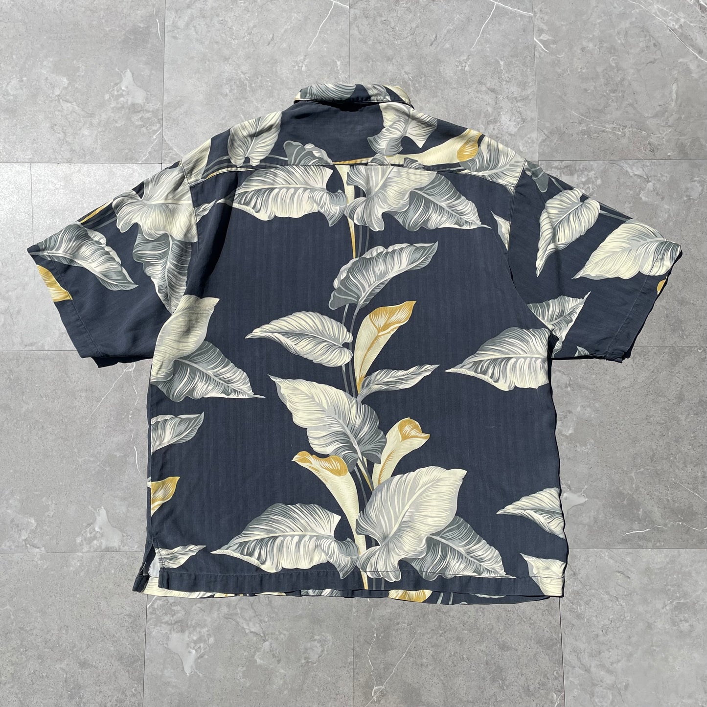 00s Tommy Bahama Hawaiian Shirt