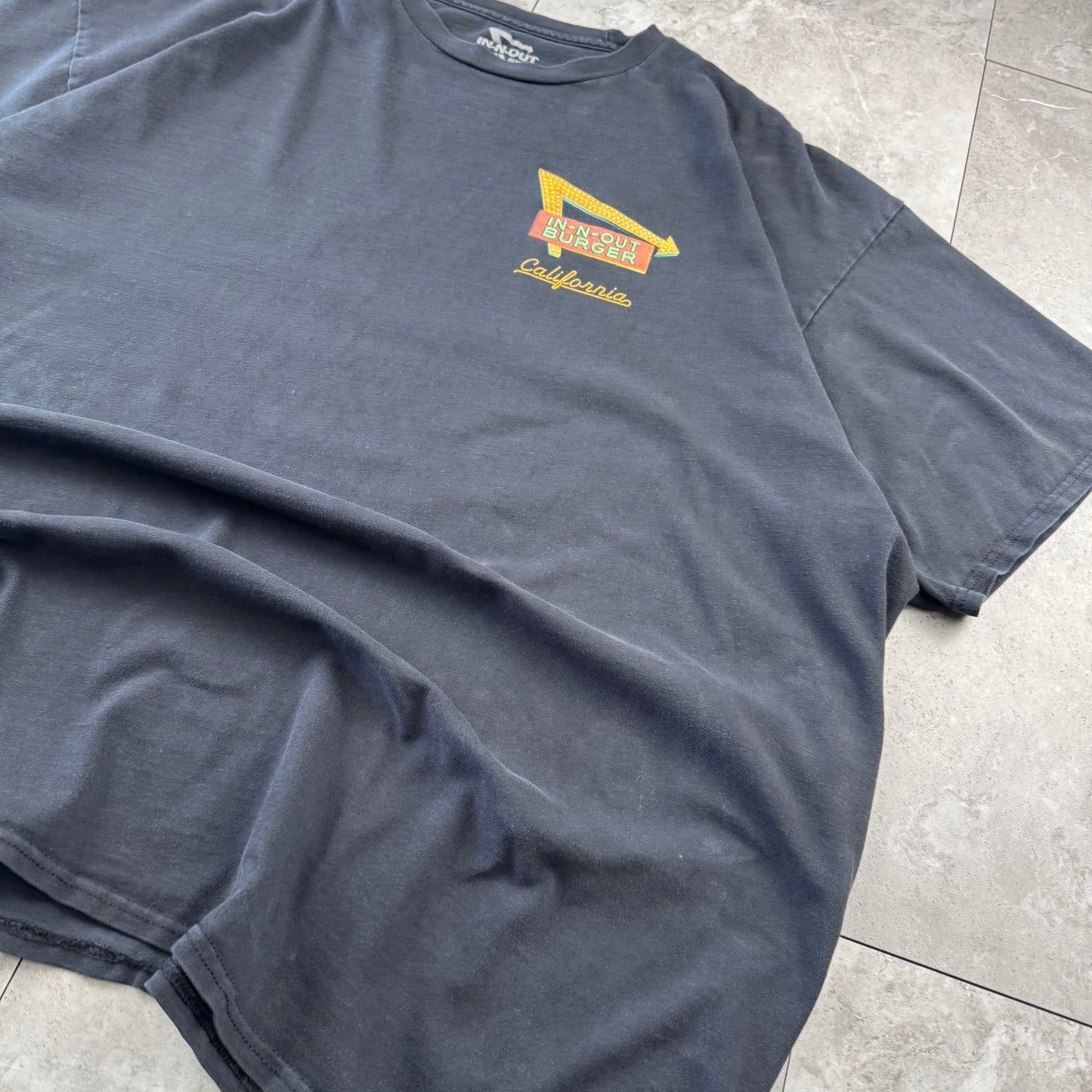 00s In-N-Out Burger California  Black Graphic T-Shirt