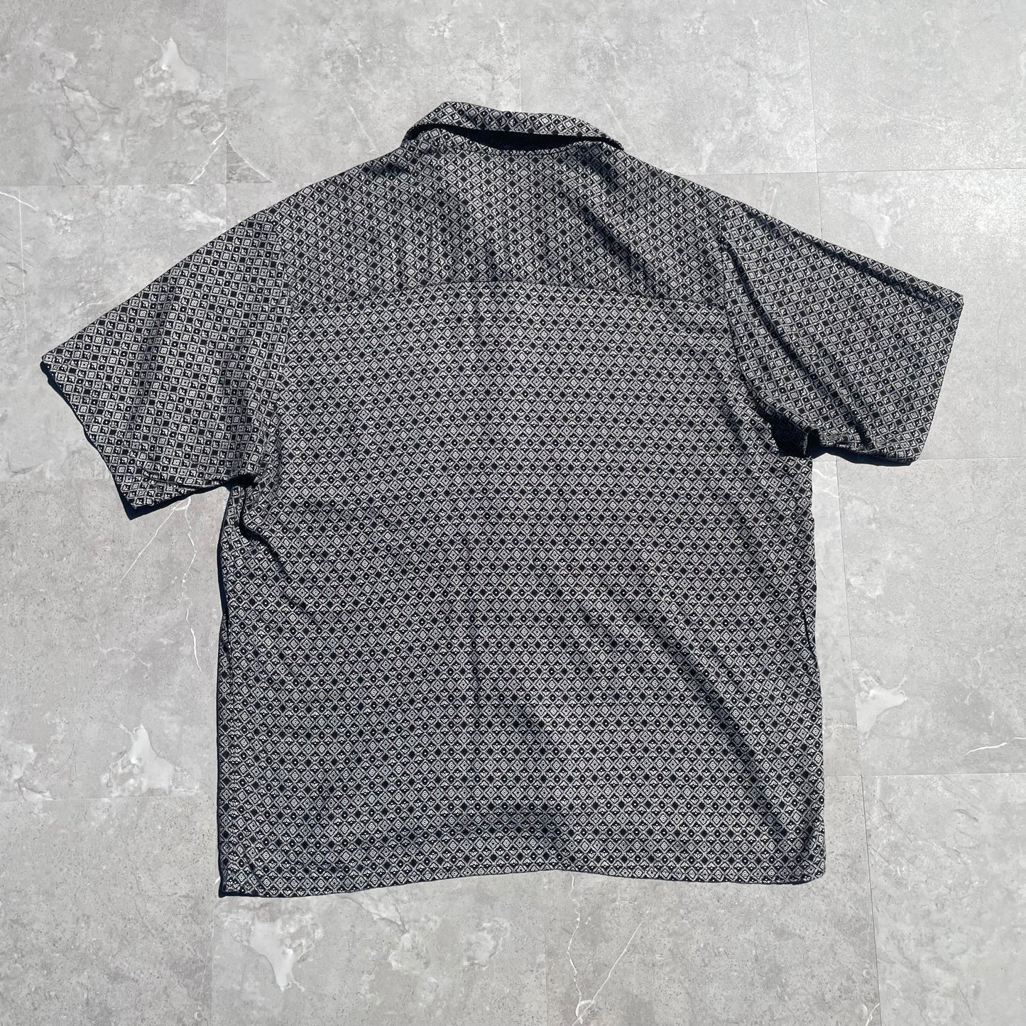 90s Natural Issue Black Pattern Short Sleeve Shirt