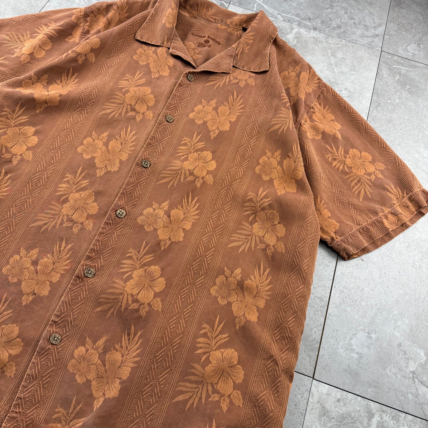 00s~ Tommy Bahama Brown Hibiscus 100% Silk Open Collar Shirt